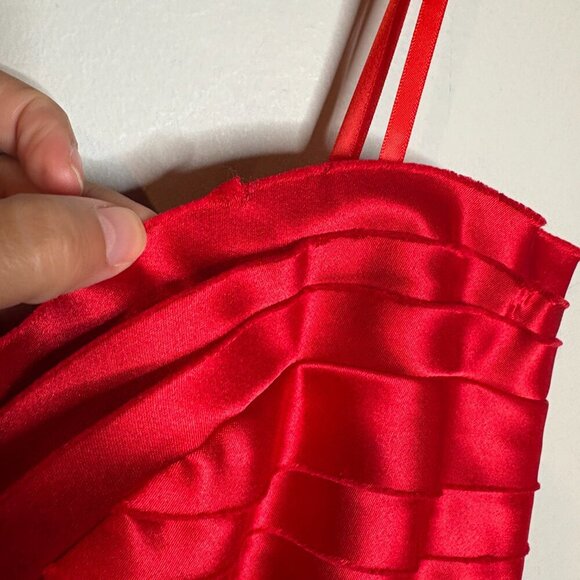 BCBG MaxAzria Y2K red strapless bandage style gown - Picture 4 of 9